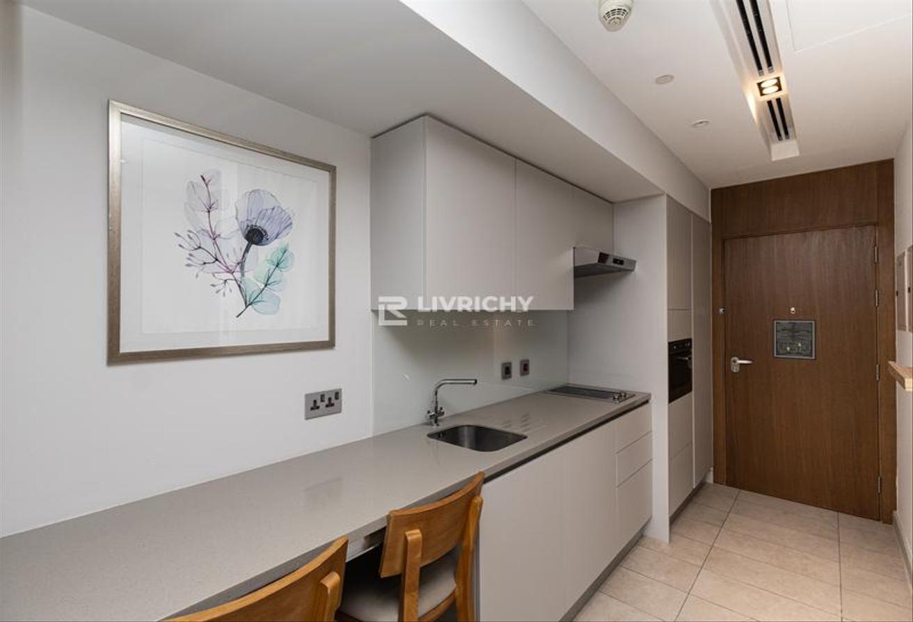 VACANT | FURNISHED | BRIGHT N SPACIOUS photo 8