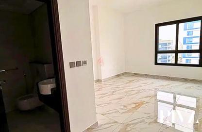 شقة - 2 غرف نوم - 3 حمامات للايجار في براري هيلز ريزيدنس - مجان - دبي لاند - دبي