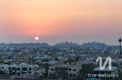 Apartment - 3 Bedrooms - 5 Bathrooms for sale in Marina Residences 2 - Marina Residences - Palm Jumeirah - Dubai