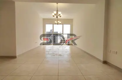 شقة - 2 غرف نوم - 3 حمامات للايجار في مبني الإمارات التجارية العقارية - شارع الفلاح - وسط المدينة - أبوظبي