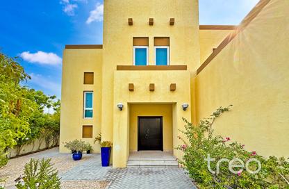 Villa - 3 - 4 for rent in District 7 - Jumeirah Park - Dubai