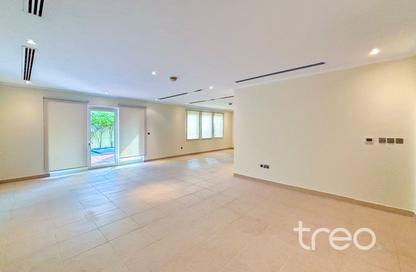 Villa - 3 - 4 for rent in District 7 - Jumeirah Park - Dubai Villa - 3 - 4 for rent in District 7 - Jumeirah Park - Dubai