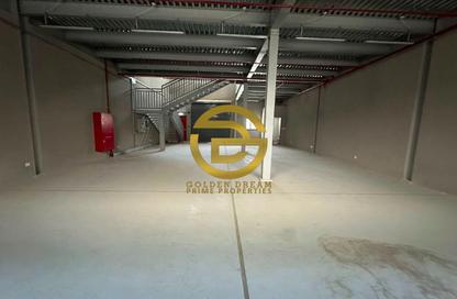 Warehouse - Studio - 1 Bathroom for rent in Umm Ramool 109 - Umm Ramool - Dubai