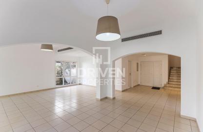 Villa - 5 Bedrooms - 6 Bathrooms for rent in Meadows 2 - Meadows - Dubai