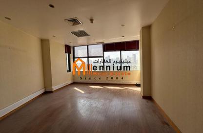 Co-working space - Studio - 2 Bathrooms for rent in Crystal Plaza - Al Majaz 1 - Al Majaz - Sharjah Co-working space - Studio - 2 Bathrooms for rent in Crystal Plaza - Al Majaz 1 - Al Majaz - Sharjah