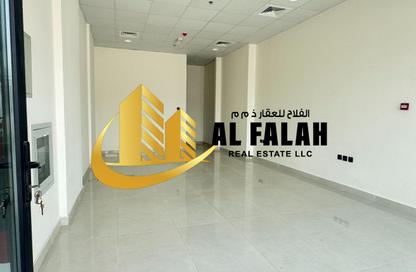 Retail - Studio - 1 Bathroom for rent in Muweileh Community - Muwaileh Commercial - Sharjah
