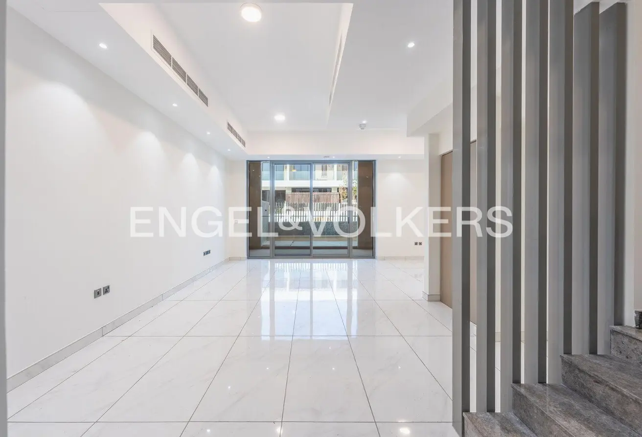 92711144 - Property Main Image
