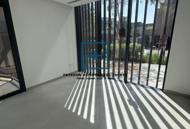 70281833 - صورة العقار 3