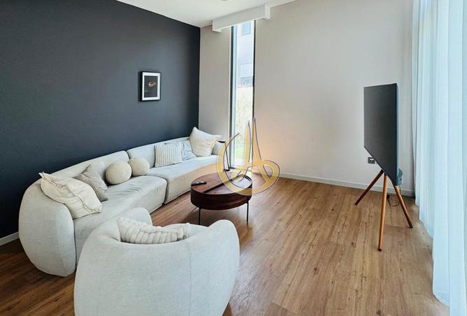 Prime Location | Private Garden | Furnished photo 3