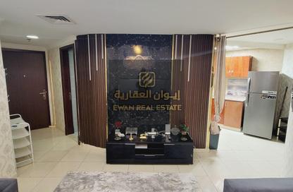 شقة - غرفة نوم - 2 حمامات للبيع في أورينت تاور 1 - أورينت تاور - البستان - عجمان
