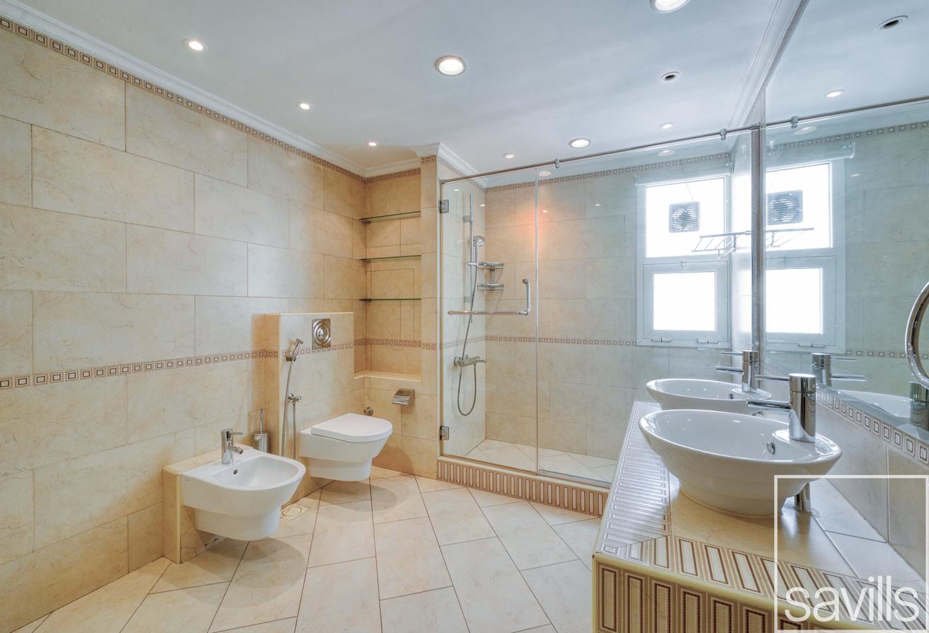 Sought after location | Vacant now | Upgraded photo 7