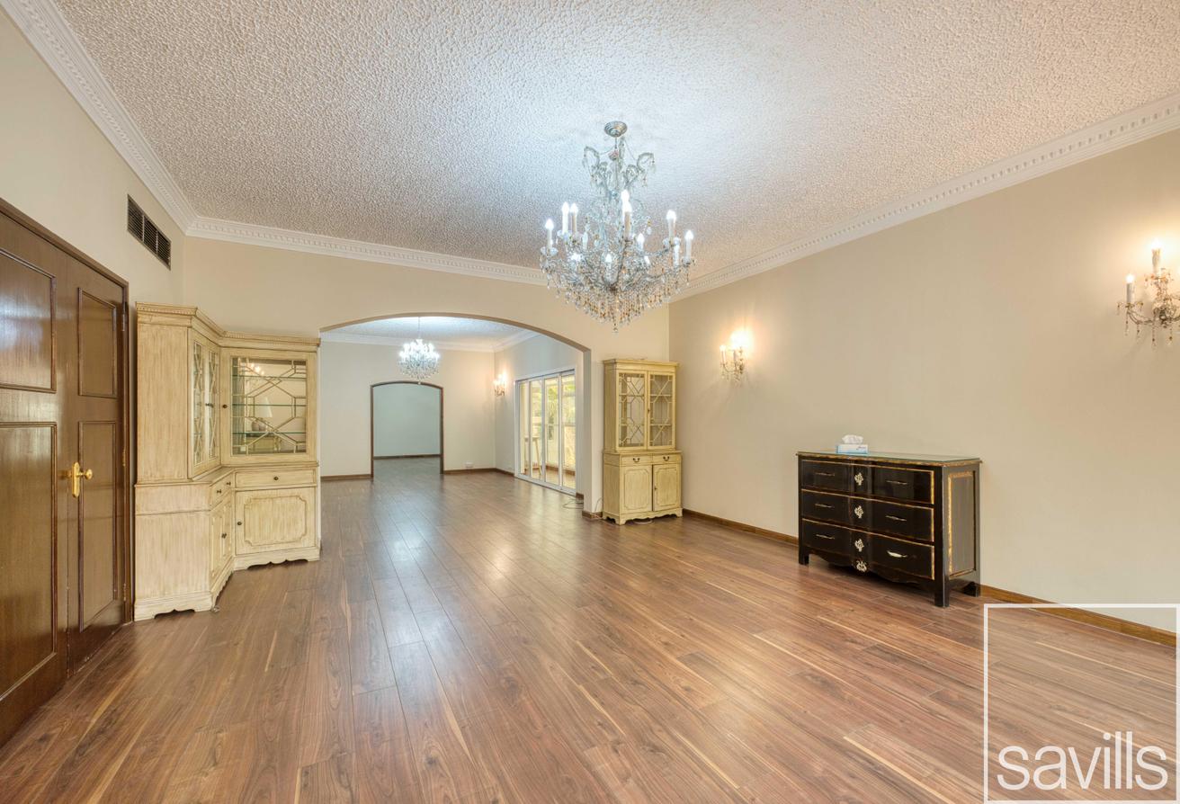 Sought after location | Vacant now | Upgraded photo 5