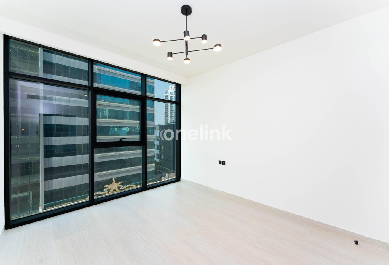 Modern | Unfurnished | Marina Living photo 9