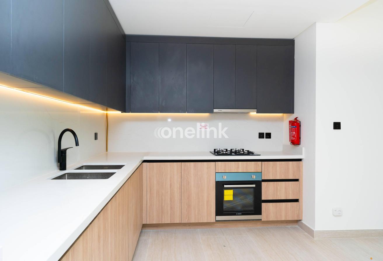 Modern | Unfurnished | Marina Living photo 7