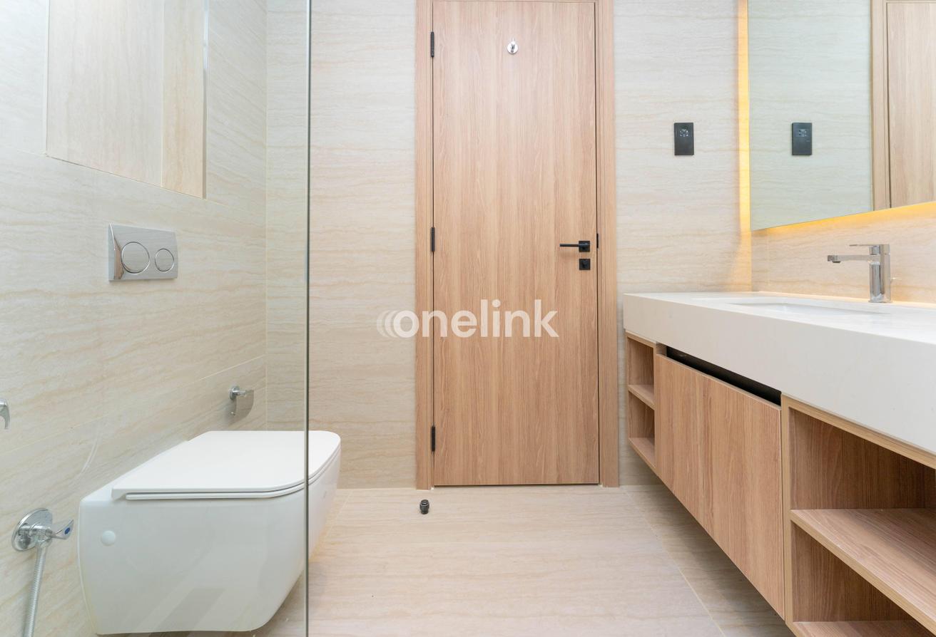 Modern | Unfurnished | Marina Living photo 23