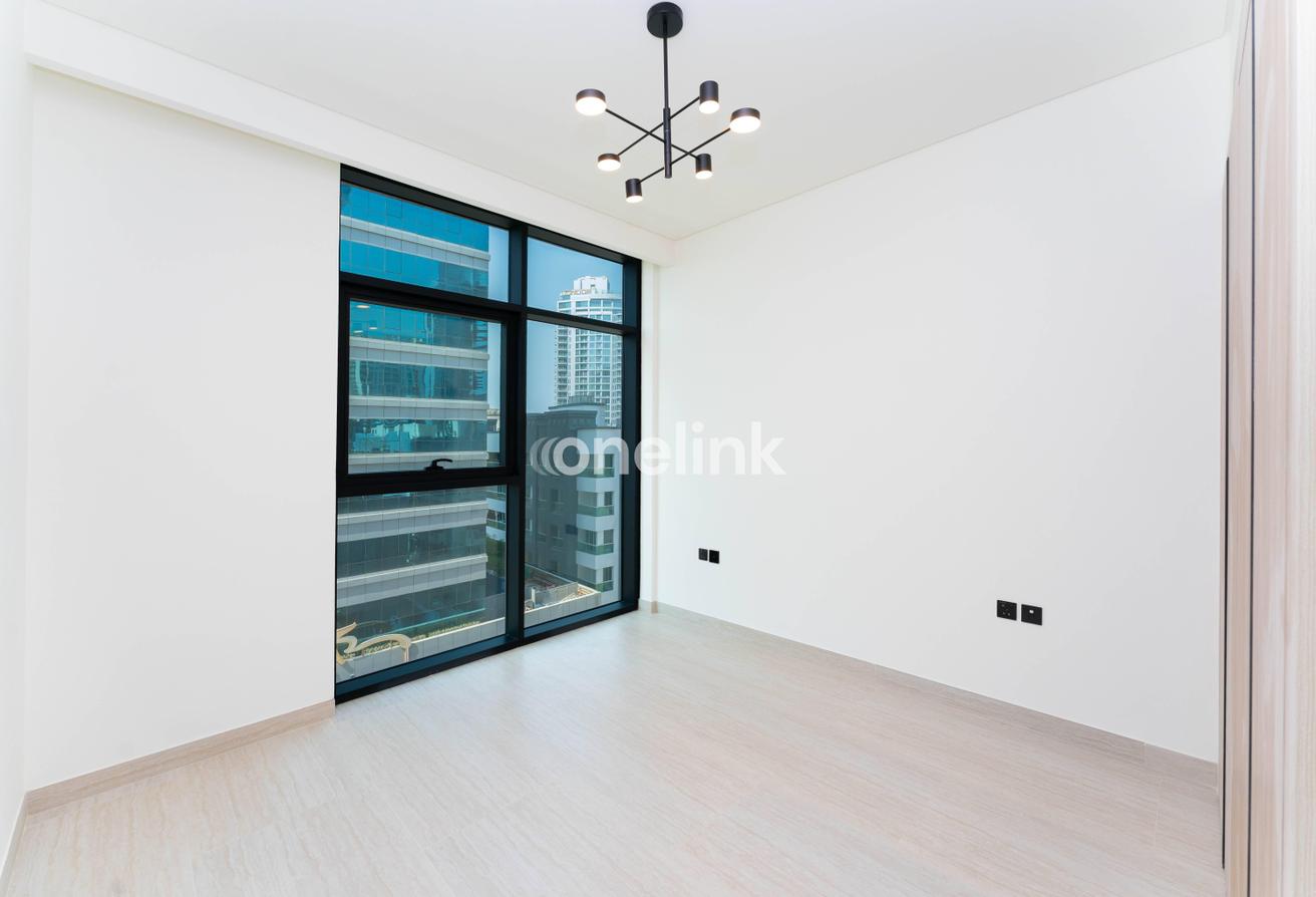 Modern | Unfurnished | Marina Living photo 13
