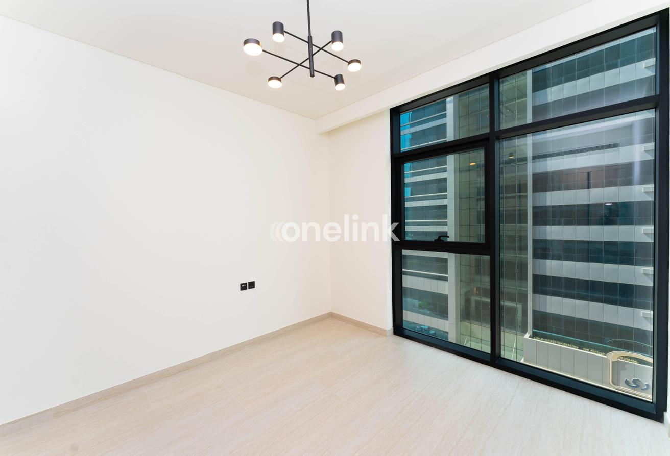 Modern | Unfurnished | Marina Living photo 11