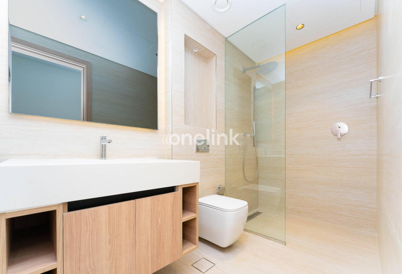 Modern | Unfurnished | Marina Living photo 15