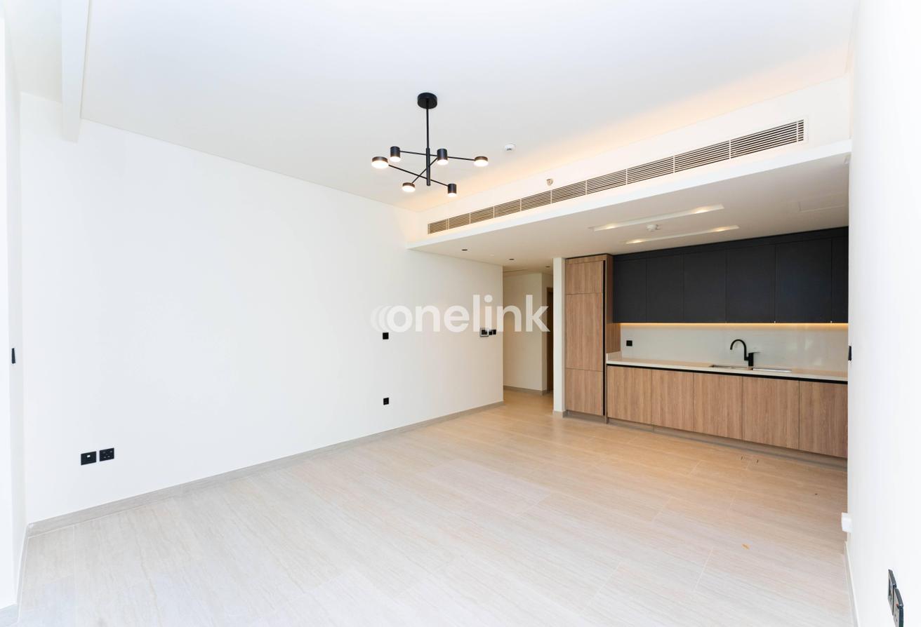 Modern | Unfurnished | Marina Living photo 5