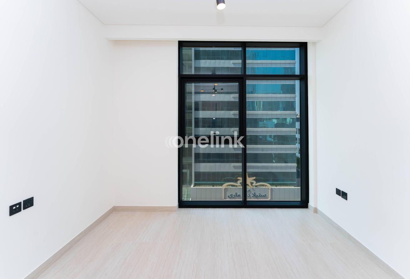 Modern | Unfurnished | Marina Living photo 12
