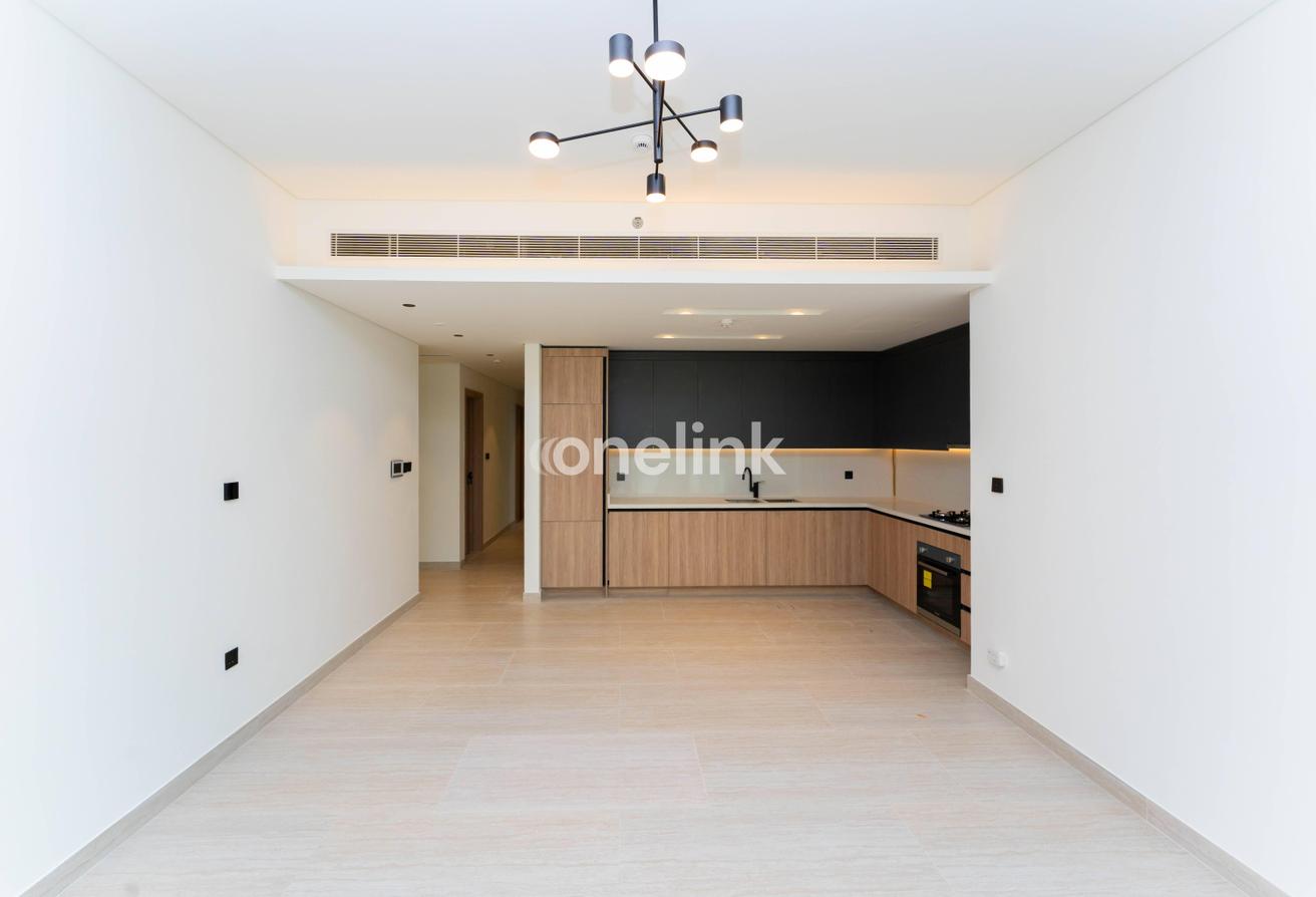 Modern | Unfurnished | Marina Living photo 3