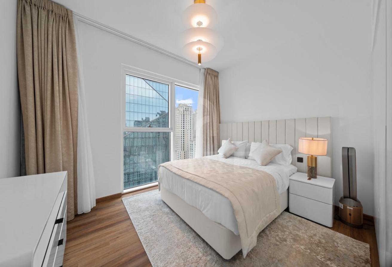 Upgraded | Furnished | Sea View | Wood Flooring photo 11