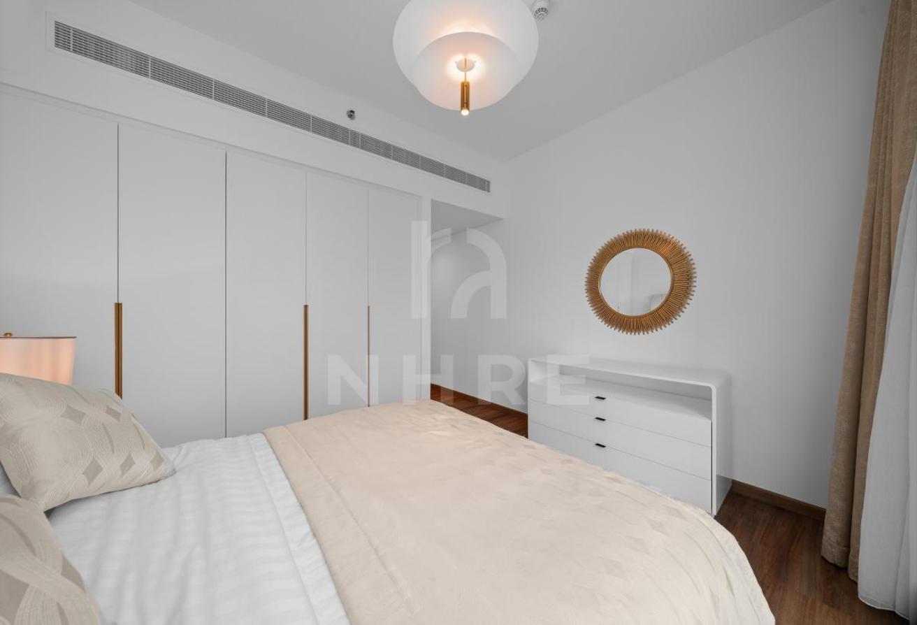 Upgraded | Furnished | Sea View | Wood Flooring photo 12