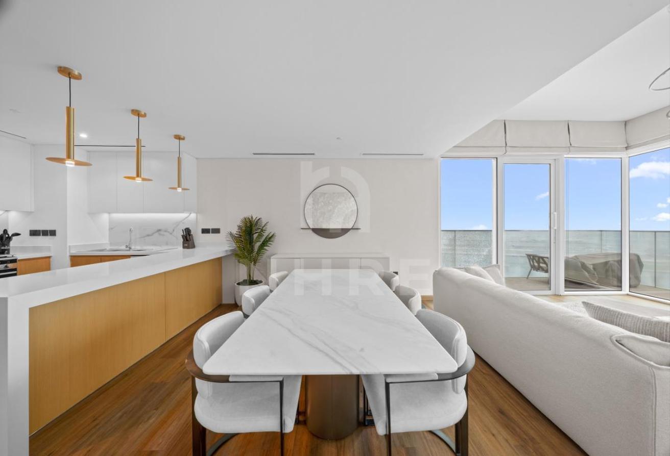 Upgraded | Furnished | Sea View | Wood Flooring photo 4