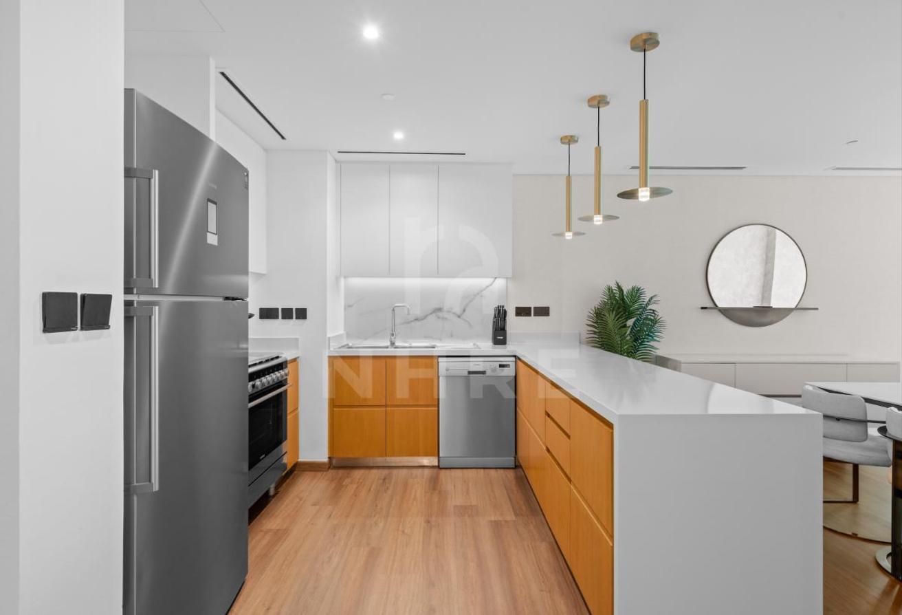 Upgraded | Furnished | Sea View | Wood Flooring photo 6