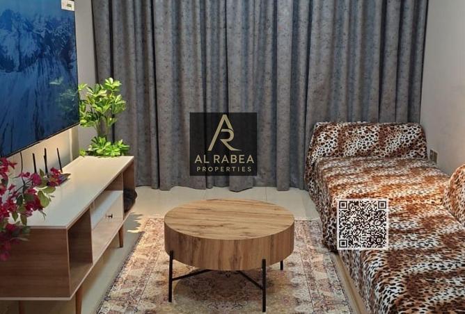 Fully furnished - Wardrobes, parking, gym, and swi