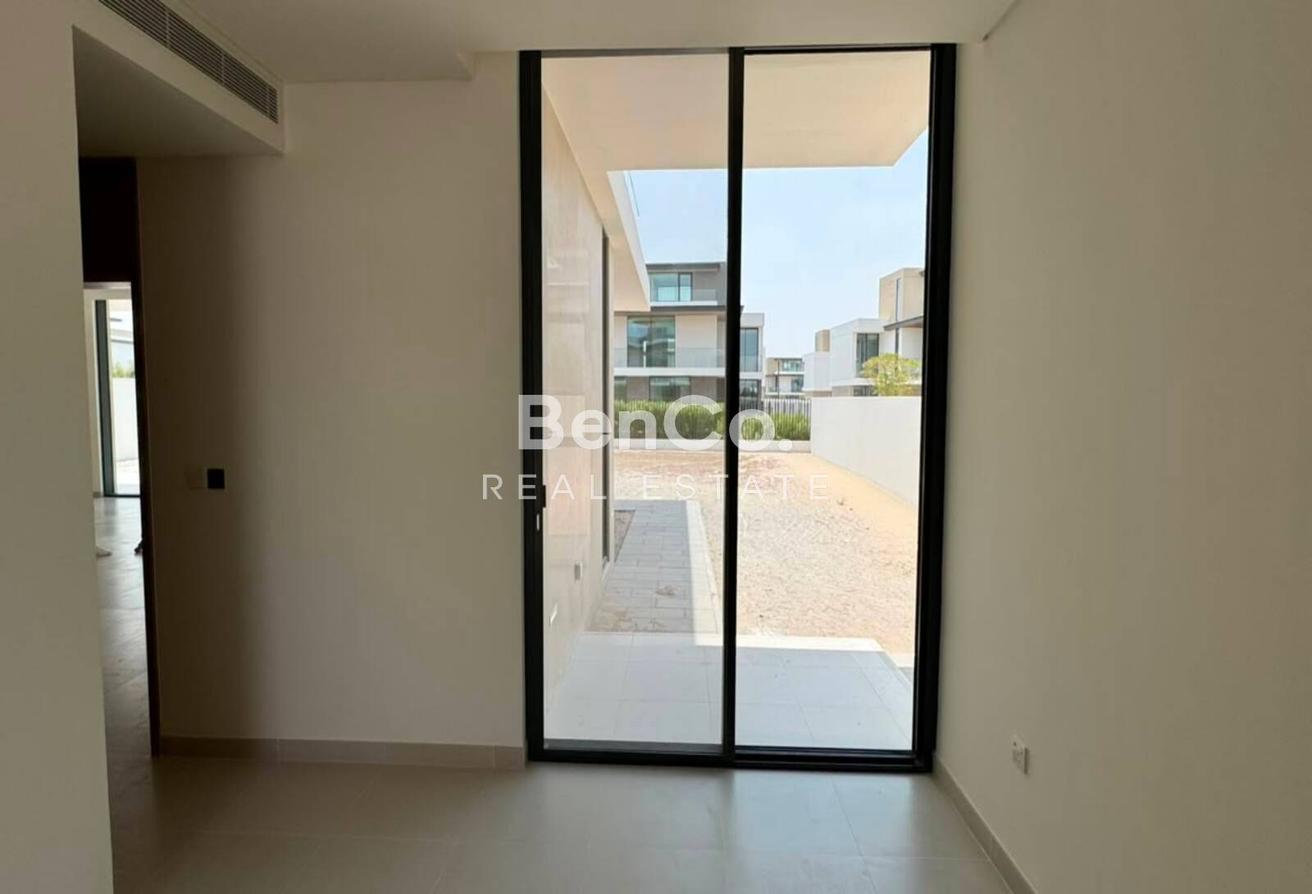Ready to Move | Large Plot | The Valley Expert photo 8