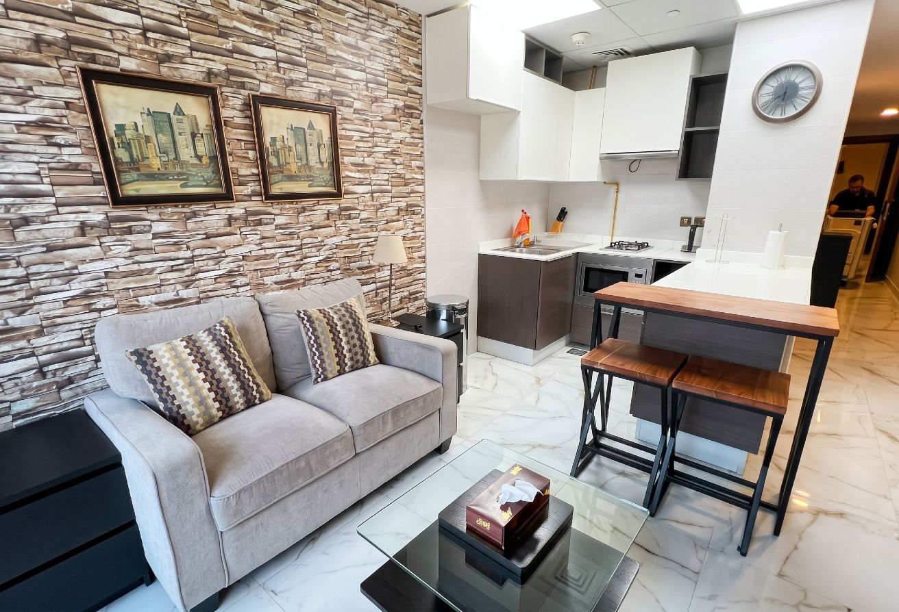 12 Cheques | Spacious Studio | Easy Access