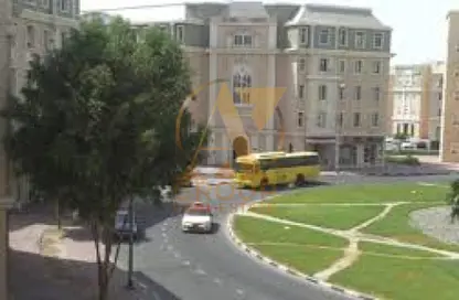 شقة - 1 حمام للبيع في طراز فرنسي - المدينة العالمية - دبي