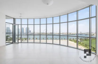 Apartment - 3 Bedrooms - 5 Bathrooms for rent in Al Heera Tower - Al Majaz 1 - Al Majaz - Sharjah