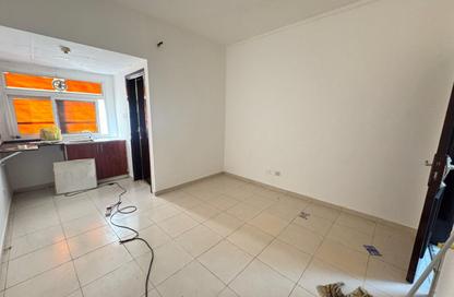 Apartment - Studio - 1 for rent in Fire Station Road - Muwaileh - Sharjah