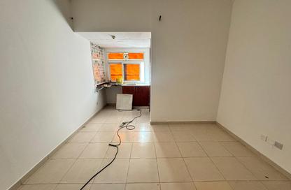 Apartment - Studio - 1 for rent in Fire Station Road - Muwaileh - Sharjah