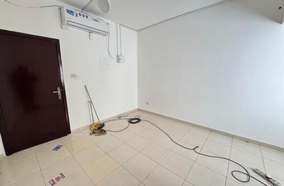 Apartment - Studio - 1 for rent in Fire Station Road - Muwaileh - Sharjah