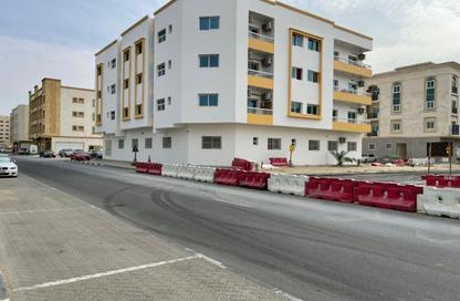 Whole Building - 7+ Bedrooms - 7+ Bathrooms for sale in Muweileh Community - Muwaileh Commercial - Sharjah