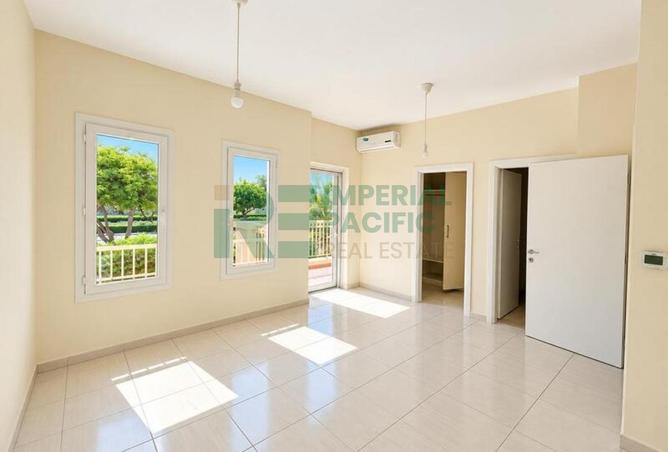 2-bed villa in Springs 2 · Maid's room — photo 3