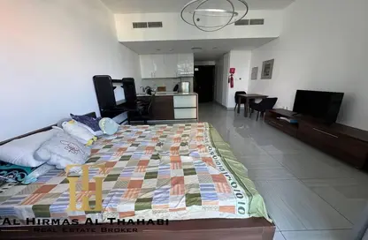 شقة - 1 حمام للايجار في برج او2 - منطقة 14 - قرية جميرا الدائرية - دبي