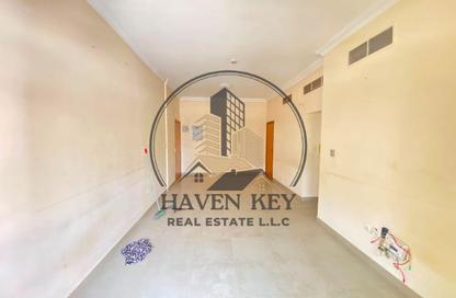 Apartment - 2 - 2 for rent in Fire Station Road - Muwaileh - Sharjah