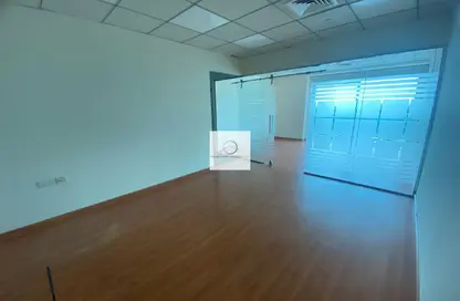 Office Space - Studio for rent in Single Business Tower - Sheikh Zayed Road - Dubai