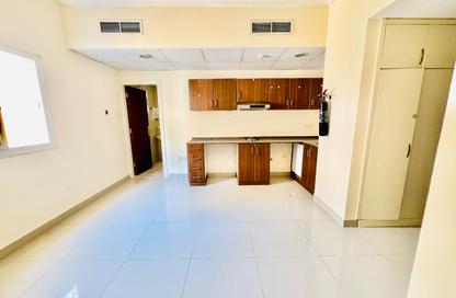 Apartment - Studio - 1 for rent in Muwailih Building - Muwaileh - Sharjah