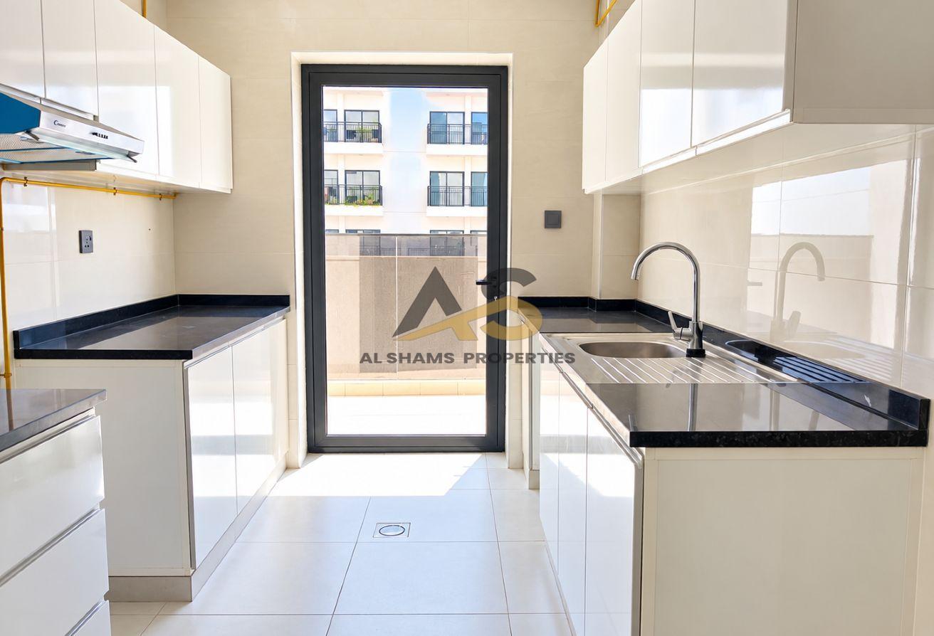 Bright & Cheaper Prime 1 BHk with Huge Terrace photo 8