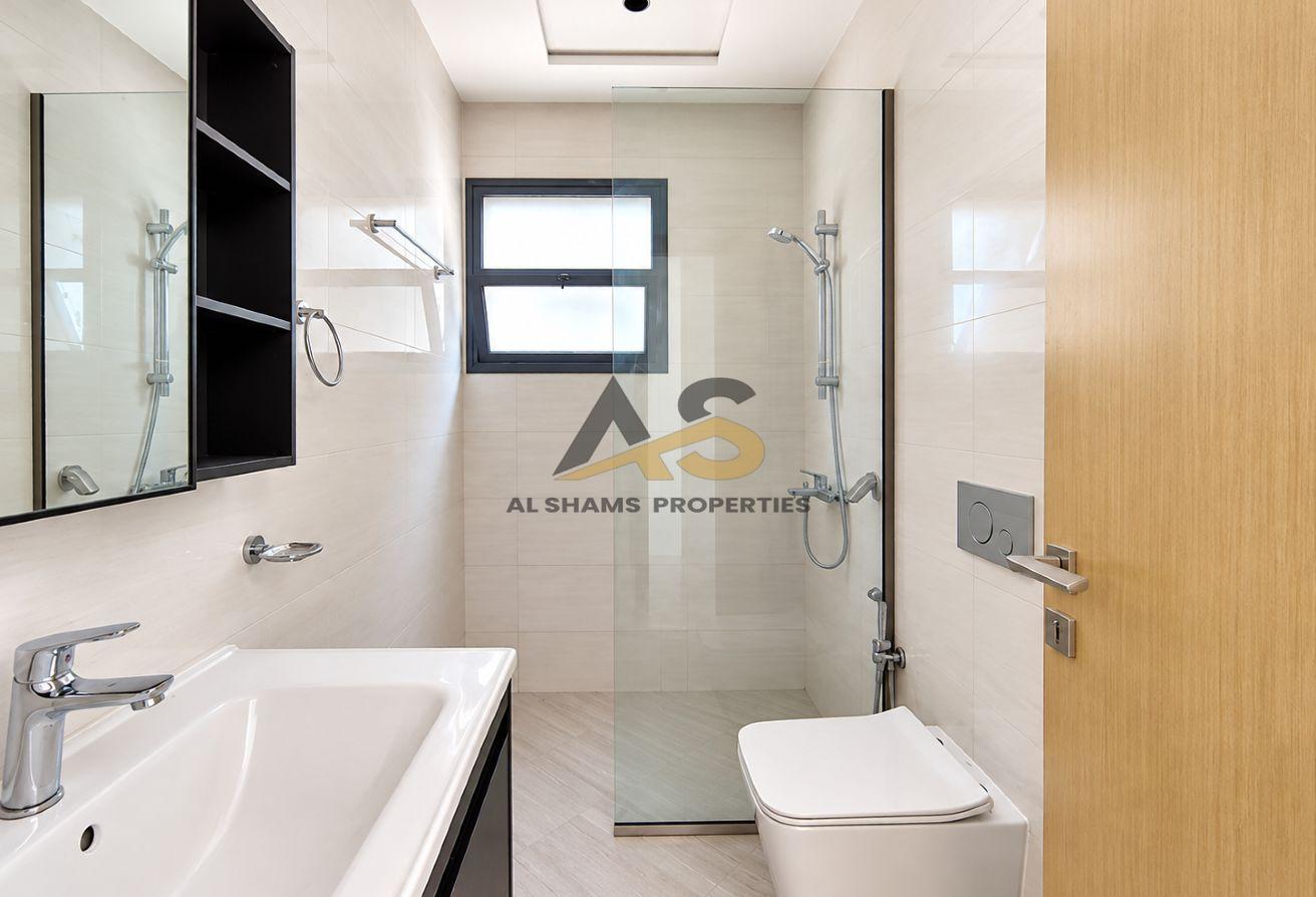 Bright & Cheaper Prime 1 BHk with Huge Terrace photo 5