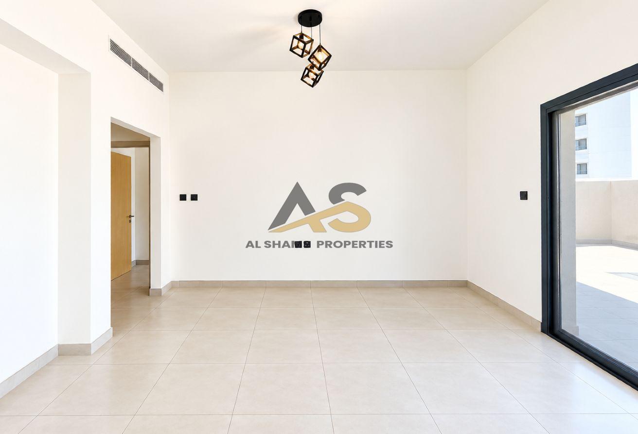 Bright & Cheaper Prime 1 BHk with Huge Terrace photo 10