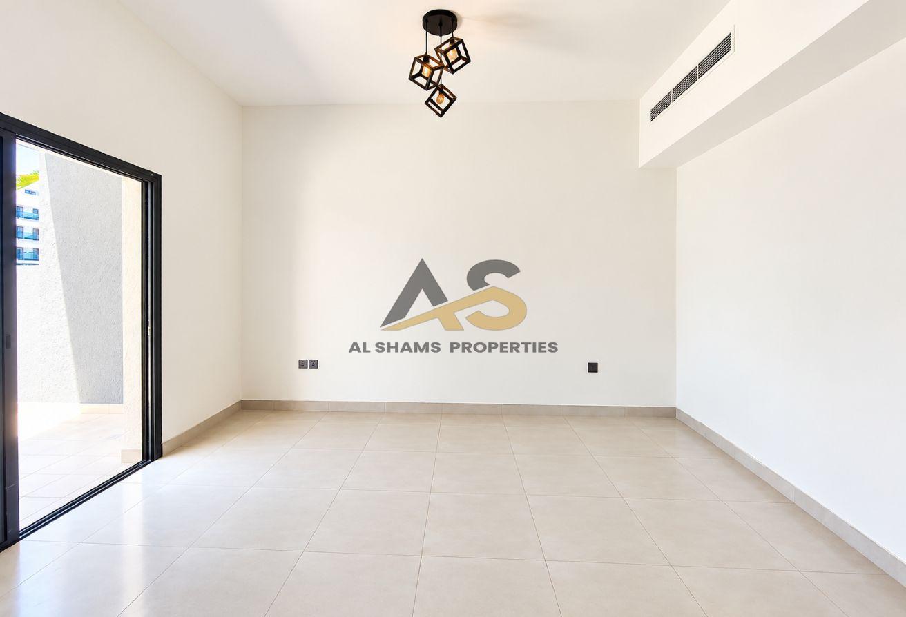 Bright & Cheaper Prime 1 BHk with Huge Terrace photo 11