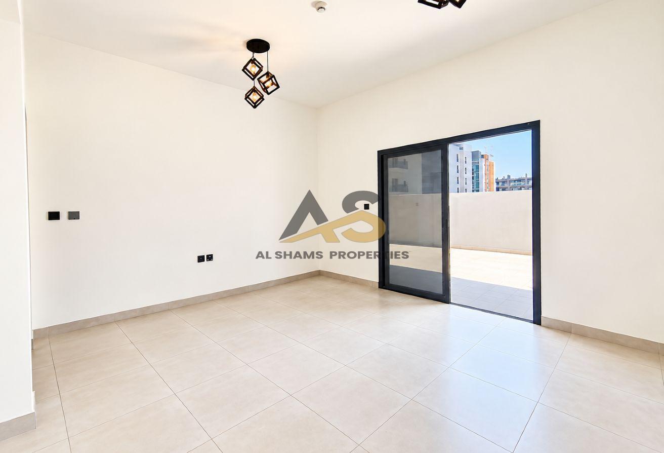 Bright & Cheaper Prime 1 BHk with Huge Terrace photo 9