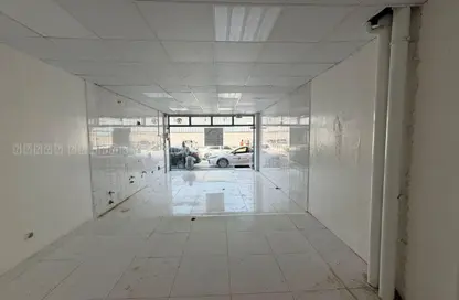 Shop - Studio - 1 Bathroom for rent in Industrial Building 13 - Industrial Area 13 - Sharjah Industrial Area - Sharjah
