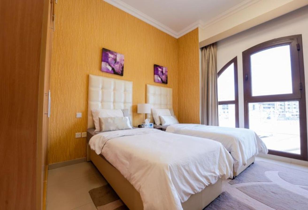 Spacious Fully Furnished | VACANT PERFECT LIVING photo 18